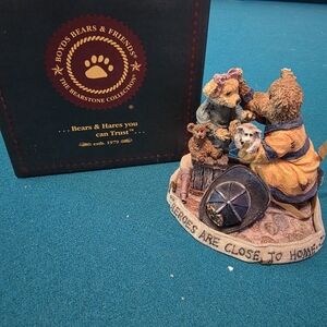 Boyds Bears Family Gathering Figurine - Brown and Tan
